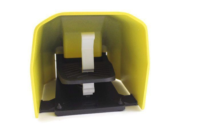 Педаль пластикова с захисною кришкою PDKS11BX10 (1 НО+1НЗ) EMAS