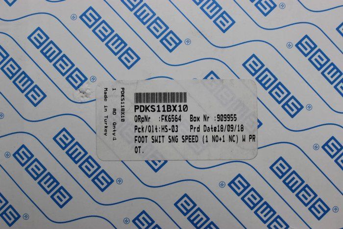 Педаль пластикова с захисною кришкою PDKS11BX10 (1 НО+1НЗ) EMAS
