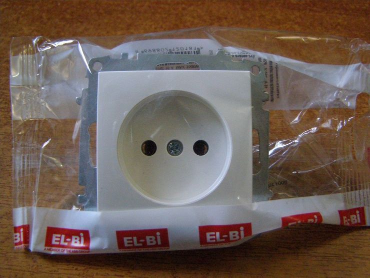 Розетка 1-а модуль El-Bi ZENA кремова 0472, Крем